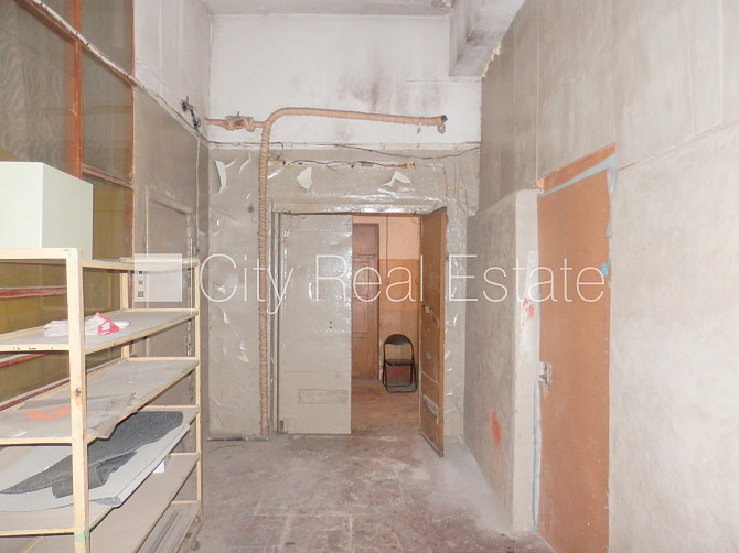 Фасадный дом, закрытый двор, места для нескольких машин, охраняемая территория, Рига - изображение 14