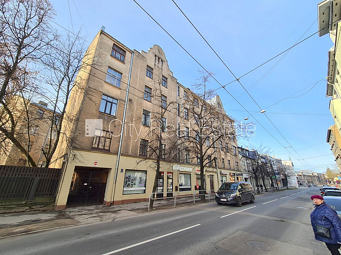 Здание во дворе, закрытый двор, вход со двора, окна выходят во двор, одна Рига - изображение 18