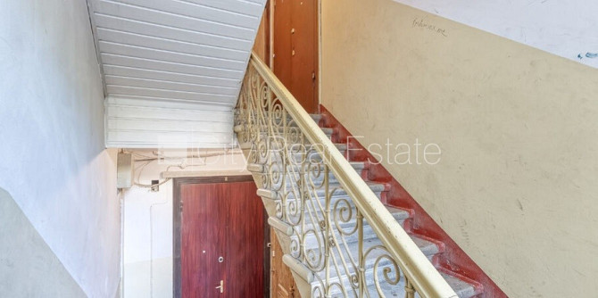 Фасадный дом, закрытый двор, место для машины, вход со двора, лестничная клетка Рига - изображение 17