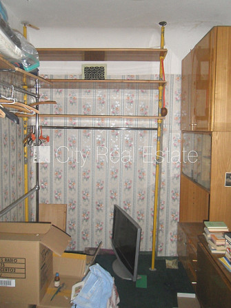 Фасадный дом, закрытый двор, место для машины, вход со двора, лестничная клетка Рига - изображение 15