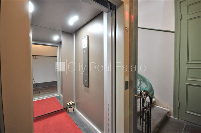 Фасадный дом, реновированный дом, вход с улицы, лифт, лестничная клетка после Рига - изображение 13