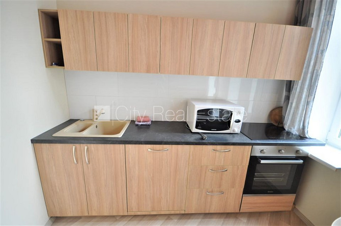 Фасадный дом, реновированный дом, вход с улицы, лифт, лестничная клетка после Рига - изображение 5