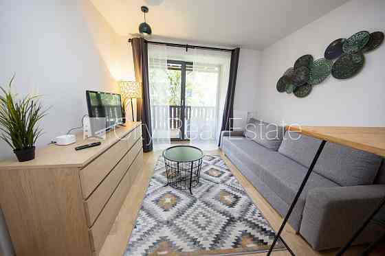 Эта квартира сдается в аренду посуточно (краткосрочная аренда), стоимость аренды Юрмала