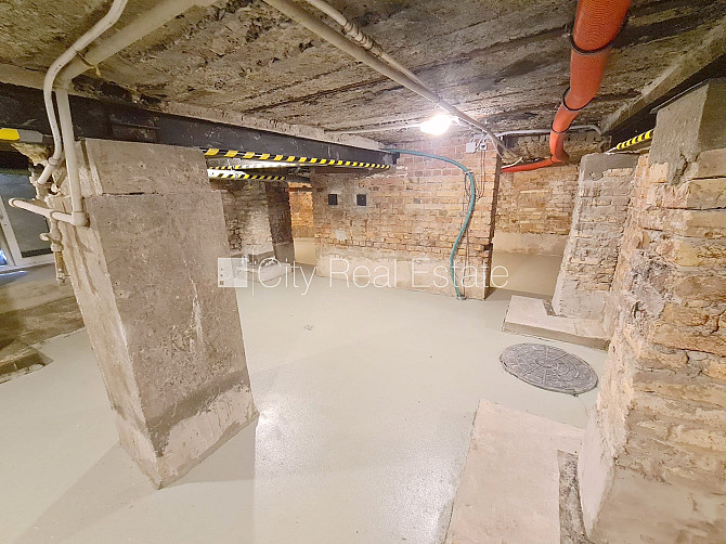 Здание во дворе, реновированный дом, закрытый двор, возможность аренды парковки, Рига - изображение 10