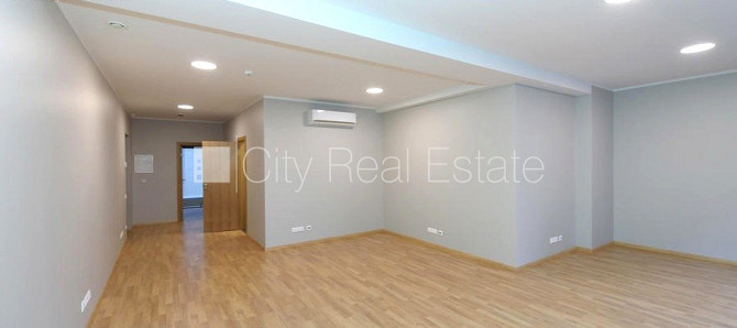 Новостройка, фасадный дом, вход со двора, лифт, окна выходят в обе стороны дома, Рига - изображение 4