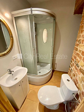 Фасадный дом, реновированный дом, закрытый двор, вход со двора, лестничная клетка Рига - изображение 4