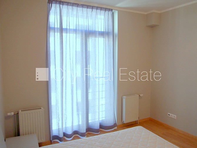 Новостройка, фасадный дом, благоустроенная озеленённая территория, подъездная Рига - изображение 7