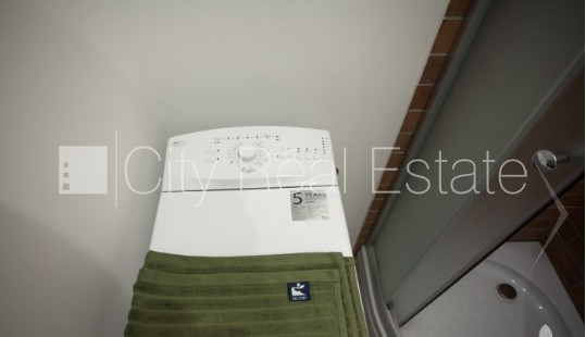 Реновированный дом, благоустроенная озеленённая территория, место для машины, Рига - изображение 10