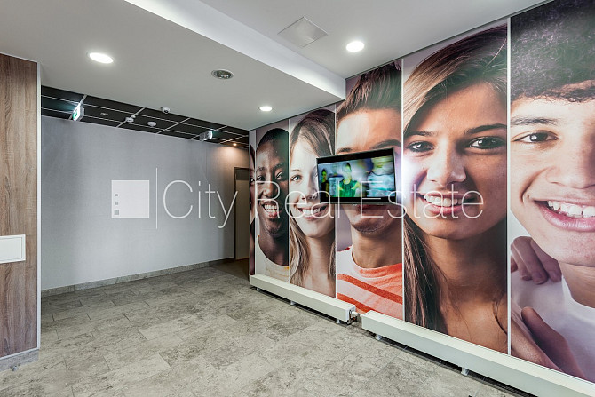 Реновированный дом, благоустроенная озеленённая территория, лестничная клетка Рига - изображение 20