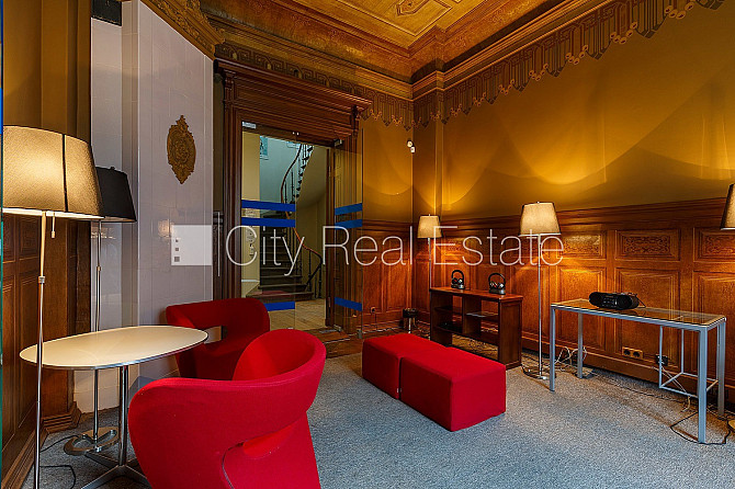 Фасадный дом, реновированный дом, вход с улицы, лестничная клетка после Рига - изображение 15