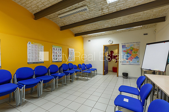 Фасадный дом, реновированный дом, вход с улицы, лестничная клетка после Рига - изображение 6