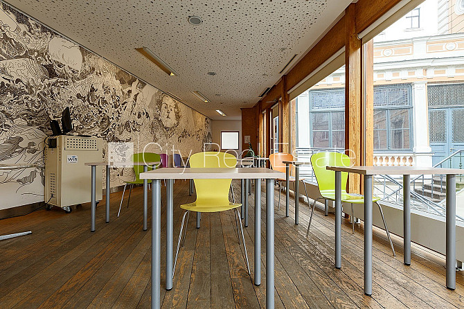 Фасадный дом, реновированный дом, вход с улицы, лестничная клетка после Рига - изображение 18