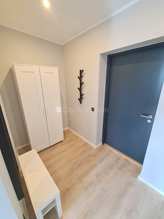 Фасадный дом, реновированный дом, закрытый двор, вход с улицы и со двора, Рига - изображение 13