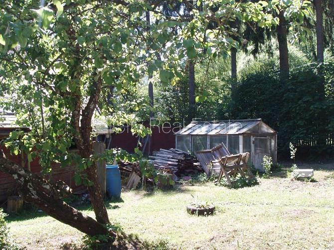 Покрытие крыши из черепицы, фасад с деревянной отделкой, территория обнесена Рижский район - изображение 12