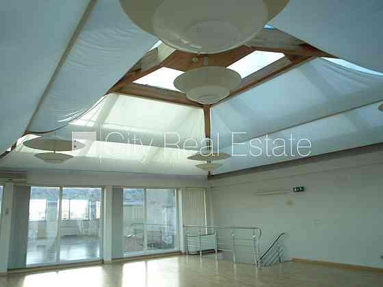 Фасадный дом, плата за обслуживание одного квадратного метра в  месяц 3,3 EUR, Рига