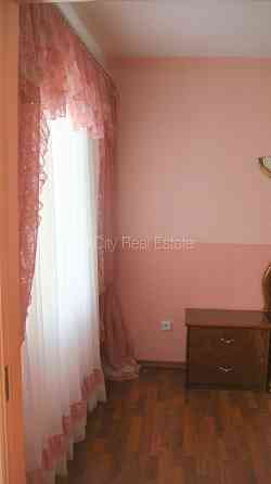 Эта квартира сдается в аренду посуточно (краткосрочная аренда), стоимость аренды Юрмала