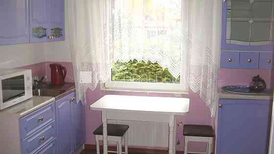 Эта квартира сдается в аренду посуточно (краткосрочная аренда), стоимость аренды Юрмала