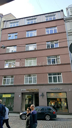 Фасадный дом, реновированный дом, вход с улицы, лифт, лестничная клетка после Рига - изображение 12