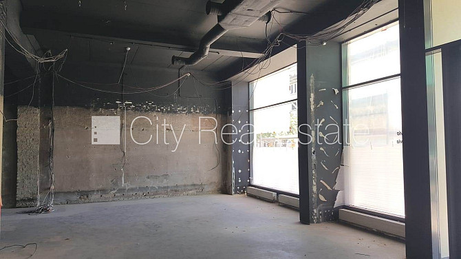 Фасадный дом, реновированный дом, вход с улицы, окна выходят на улицу, система Рига - изображение 6