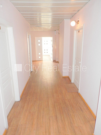 Фасадный дом, реновированный дом, вход с улицы, лифт, лестничная клетка после Рига - изображение 15