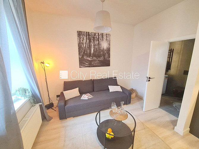 Фасадный дом, реновированный дом, закрытый двор, вход с улицы и со двора, Рига - изображение 5