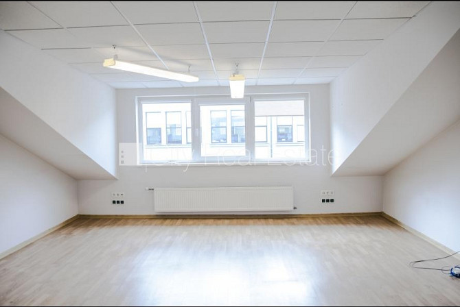 Реновированный дом, плата за обслуживание одного квадратного метра в  месяц 2,2 EUR, Рига - изображение 1