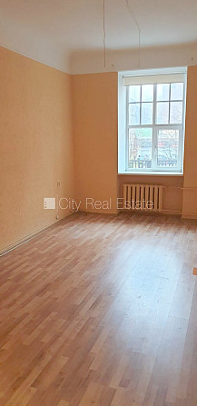 Фасадный дом, реновированный дом, вход с улицы, лифт, лестничная клетка после Рига - изображение 4