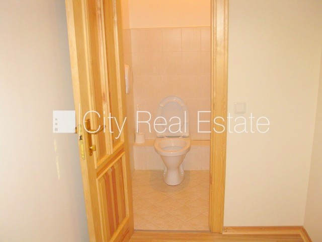 Дом во дворе, реновированный дом, закрытая территория, вход со двора, лифт, Рига - изображение 20