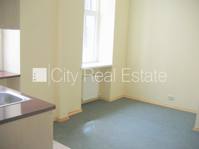 Дом во дворе, реновированный дом, закрытая территория, вход со двора, лифт, Рига - изображение 18