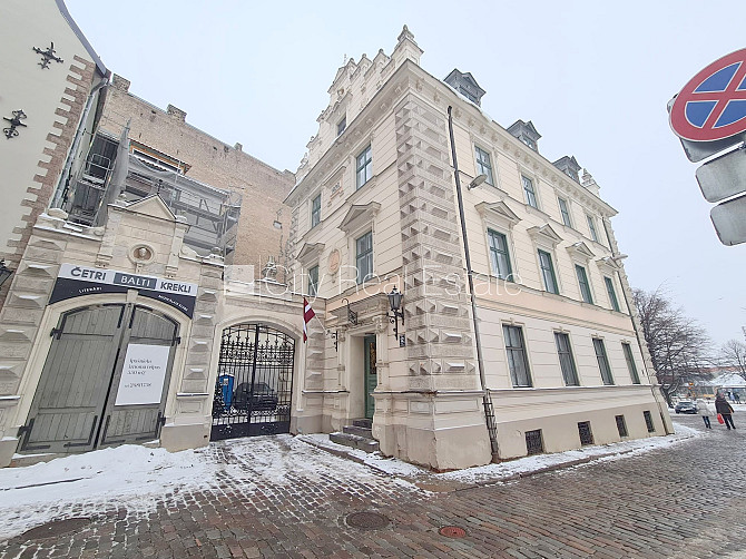 Фасадный дом, реновированный дом, вход с улицы, лестничная клетка после Рига - изображение 12