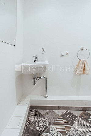 Фасадный дом, реновированный дом, вход с улицы, окна выходят во двор, система Рига - изображение 15