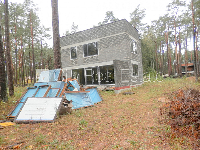 Таунхаус, новостройка, территория обнесена деревянным забором, охраняемая Юрмала - изображение 3