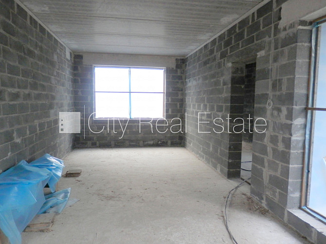 Таунхаус, новостройка, территория обнесена деревянным забором, охраняемая Юрмала - изображение 17