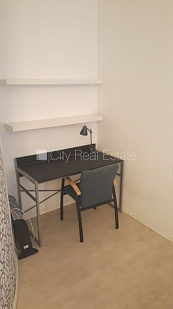 Фасадный дом, лифт, лестничная клетка после косметического ремонта, студио, кухня Рига - изображение 10