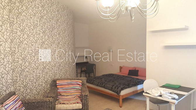 Фасадный дом, лифт, лестничная клетка после косметического ремонта, студио, кухня Рига - изображение 5