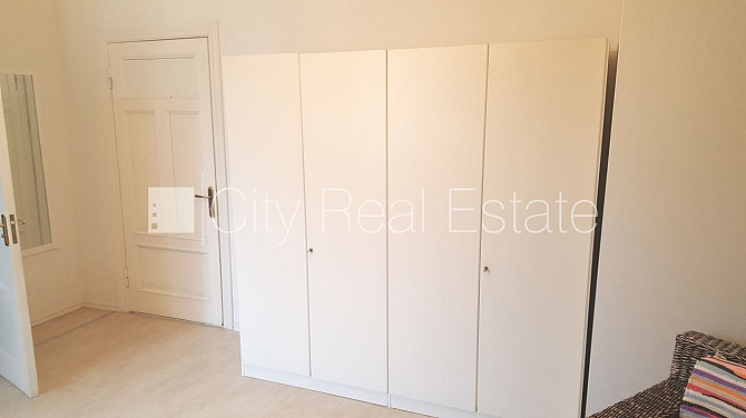 Фасадный дом, лифт, лестничная клетка после косметического ремонта, студио, кухня Рига - изображение 7