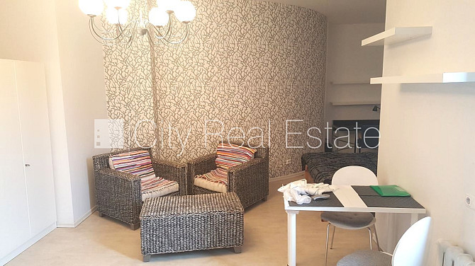 Фасадный дом, лифт, лестничная клетка после косметического ремонта, студио, кухня Рига - изображение 1