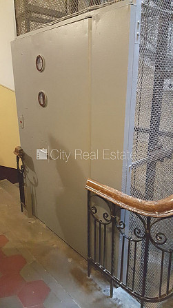 Фасадный дом, лифт, лестничная клетка после косметического ремонта, студио, кухня Рига - изображение 17