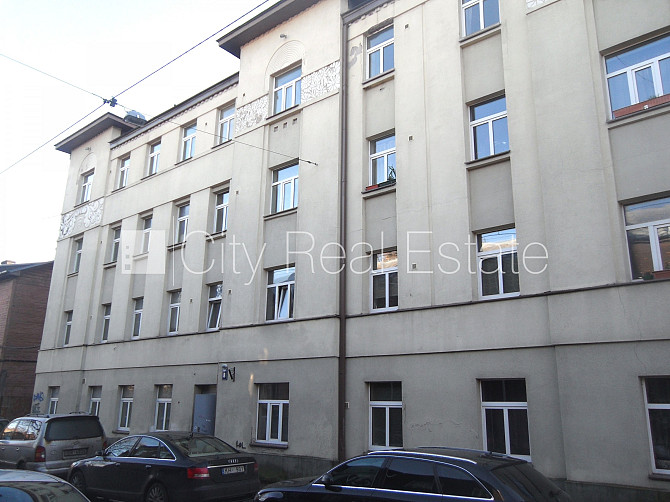 Фасадный дом, вход с улицы, окна выходят во двор, изолированная комната 18 м2, Рига - изображение 20