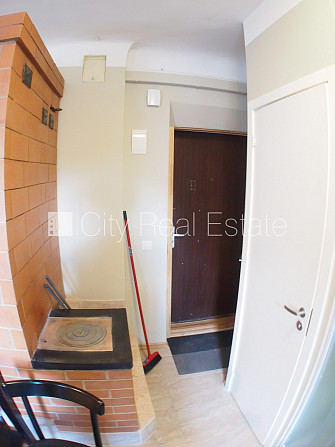 Фасадный дом, вход с улицы, окна выходят во двор, студио, кухня объединена с Рига - изображение 12