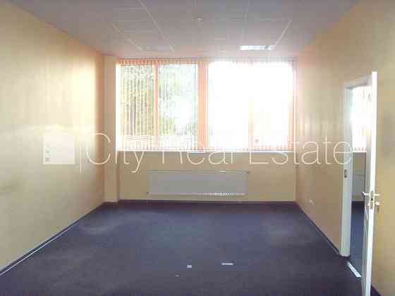 Новостройка, фасадный дом, плата за обслуживание одного квадратного метра в Рига