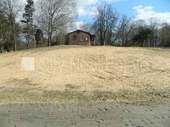 Возможна малоэтажная постройка, разрешено строить трёхэтажное , разрешено Рига