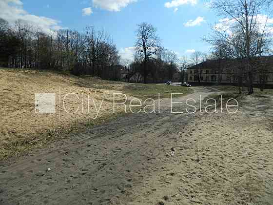 Возможна малоэтажная постройка, разрешено строить трёхэтажное , разрешено Рига