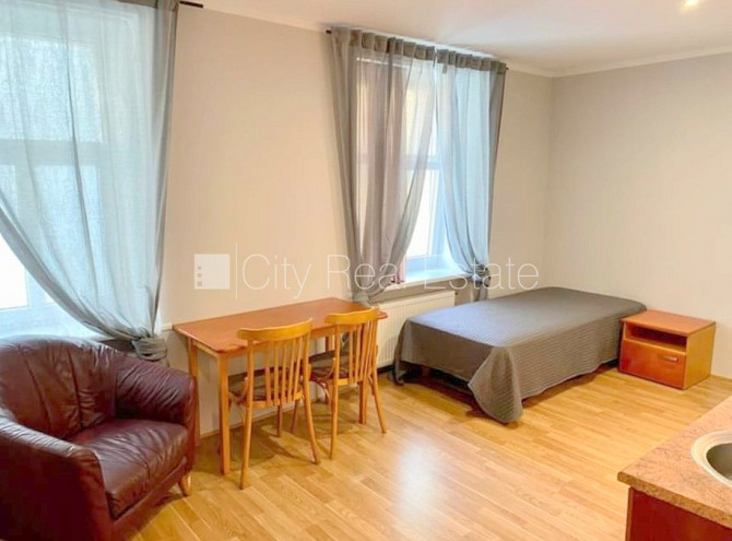 Фасадный дом, реновированный дом, закрытый двор, вход с улицы, лестничная клетка Рига - изображение 1