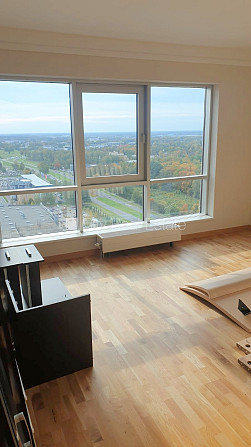 Новостройка, закрытый двор, въездные ворота оснащены автоматической подъёмной Рига - изображение 13