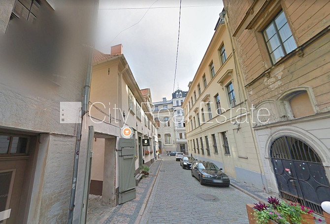 Фасадный дом, вход с улицы, окна выходят на улицу, одна изолированная комната, Рига - изображение 9