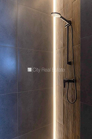 Фасадный дом, реновированный дом, закрытый двор, вход с улицы и со двора, Рига - изображение 12