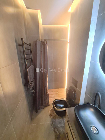 Фасадный дом, реновированный дом, закрытый двор, вход с улицы и со двора, Рига - изображение 10