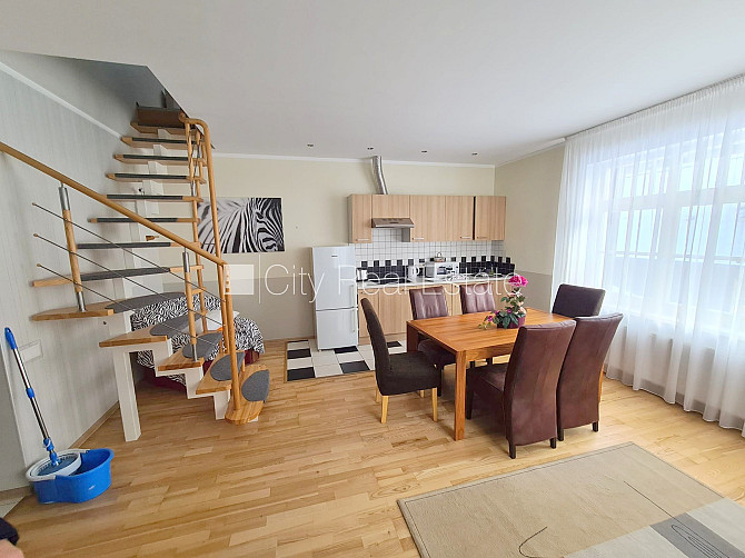 Фасадный дом, реновированный дом, благоустроенный озеленённый двор, закрытый Юрмала - изображение 7