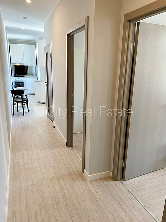 Здание во дворе, реновированный дом, закрытый двор, вход с улицы и со двора, Рига - изображение 4